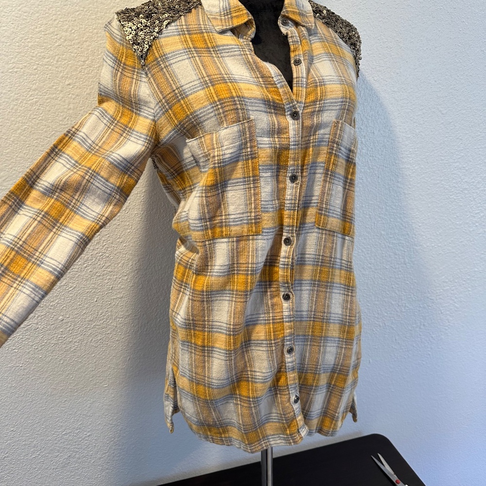Free People Little bit Of Sugar Plaid, Sequin Flannel. Size;M - Picture 5 of 7